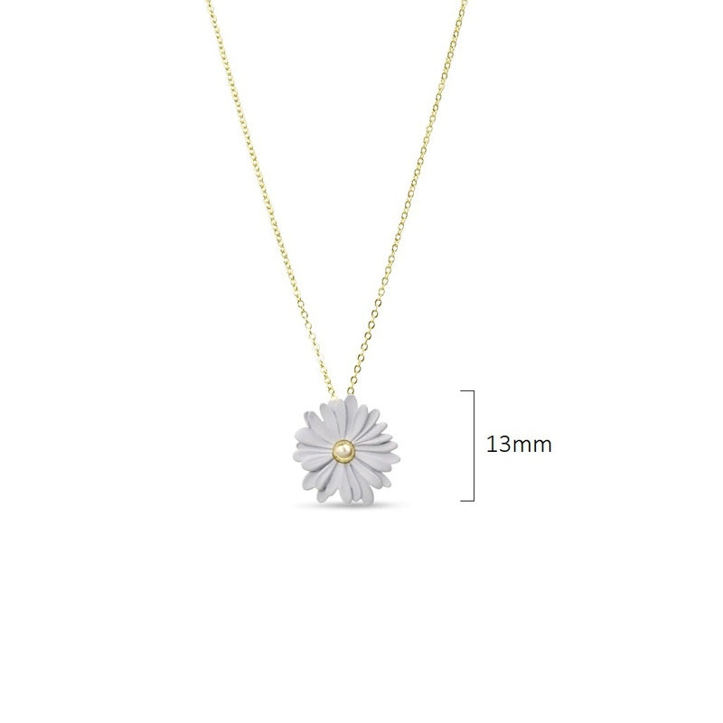 TID | White/Gold Flower Pendant Necklace