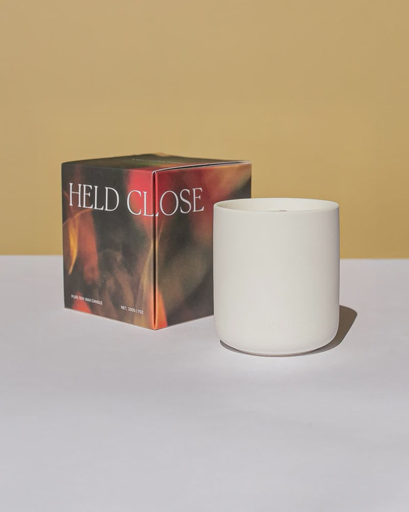 HELD CLOSE CERAMIC CANDLE Jar