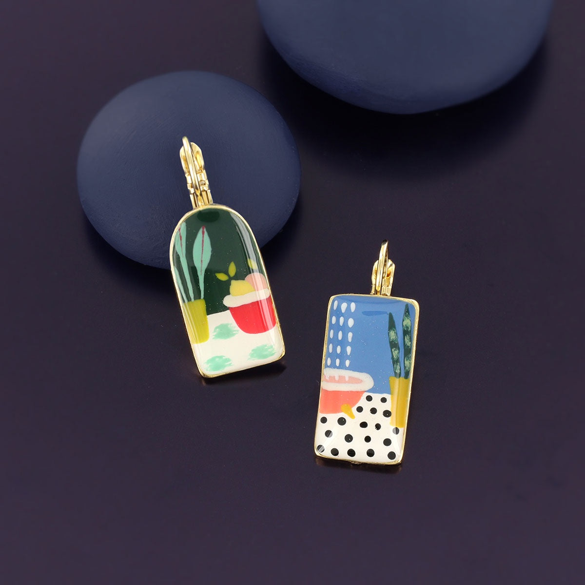 01702- Lever back earrings fantaisie  Curieuse