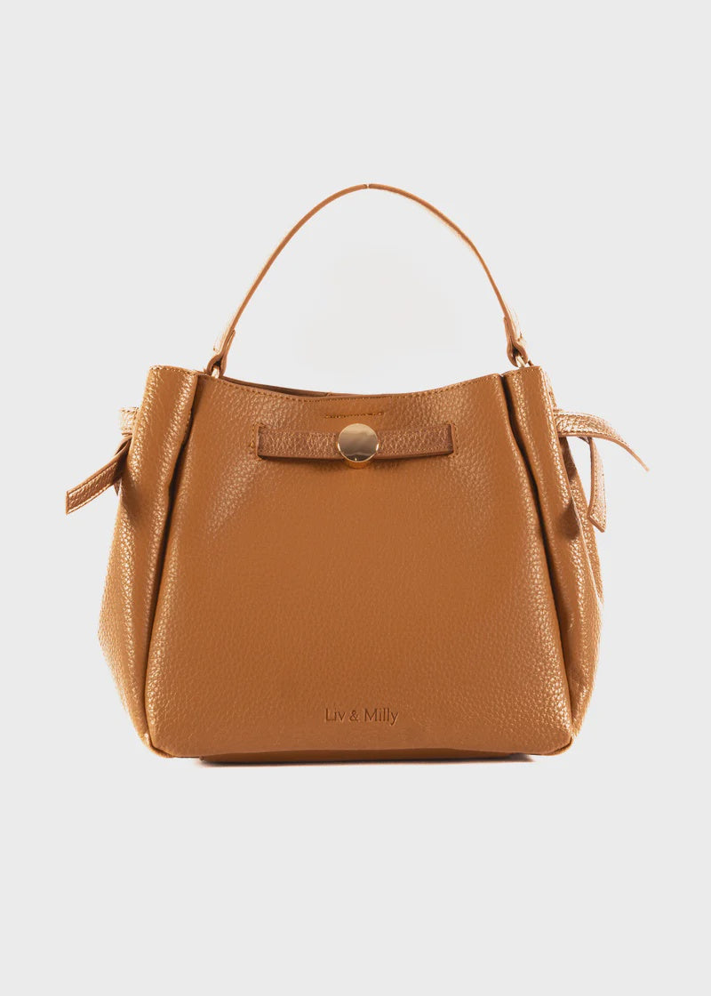 Holly - Toffee