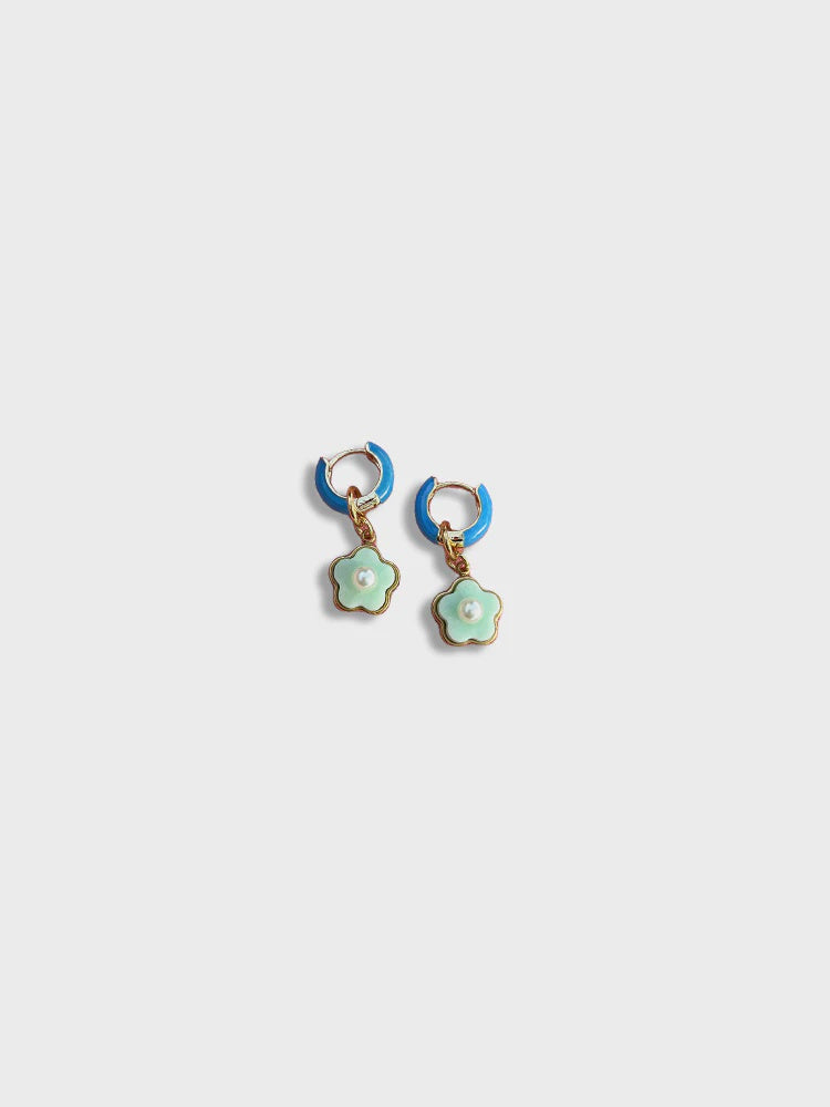 Concrete Jellyfish | mint daisy pearl | mini huggie hoop