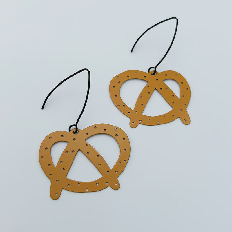 Denz | Midi Pretzel Earrings in Brown