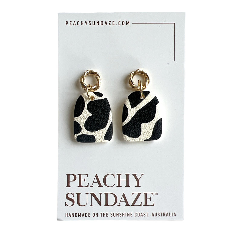 Peachy Sundaze | Gold wreath posts- Black and white