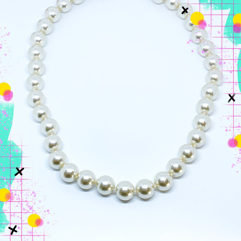 TID glass pearl necklace