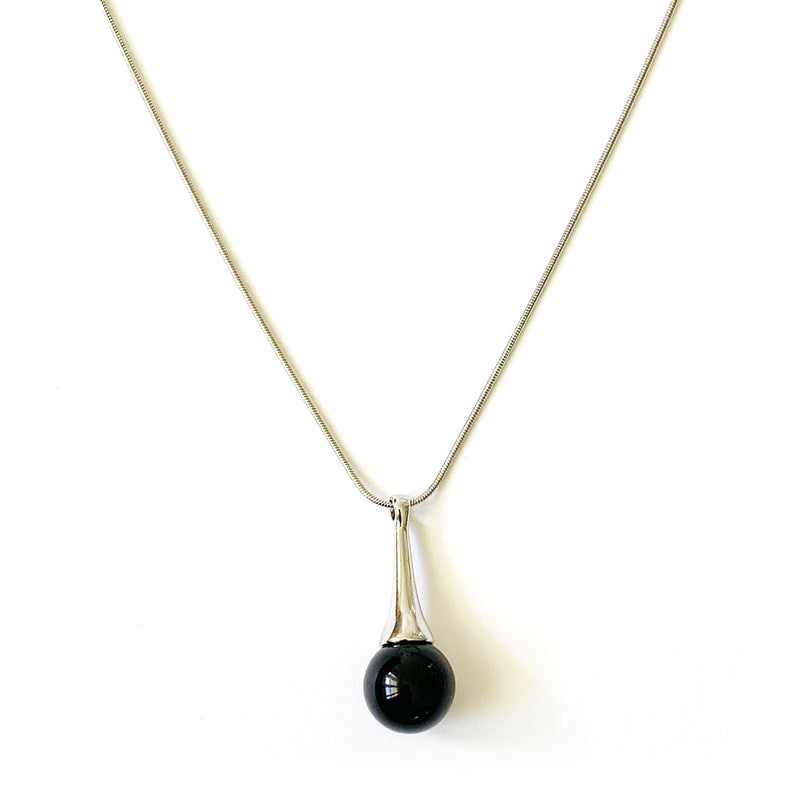 TID black pendant necklace