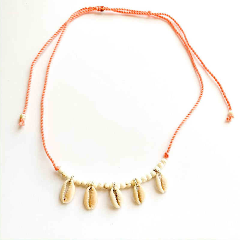 TID BEACH Hanging Shell necklace | peach